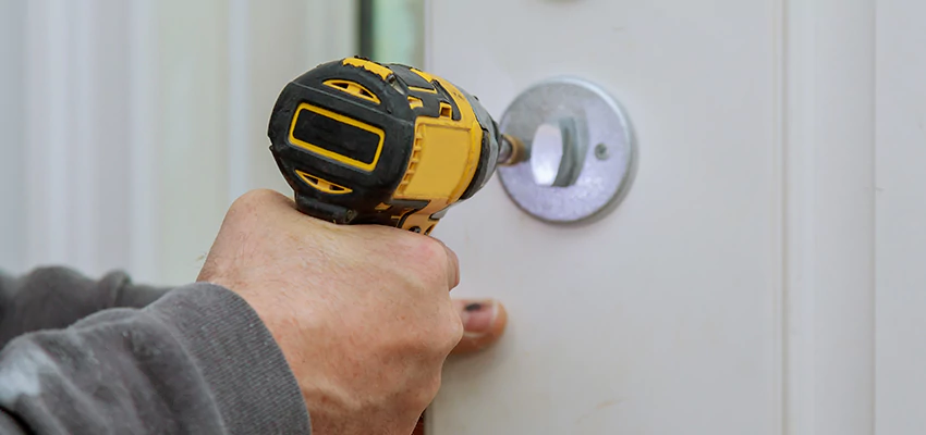 Street Locksmith For Smart Lock Repair in Simi Valley, CA